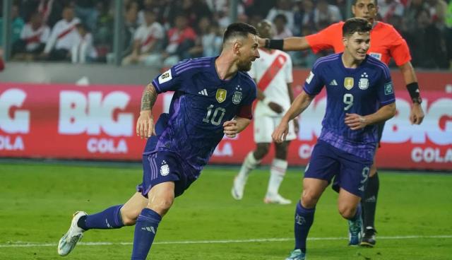 阿根廷队接近梦三巴萨，梅西此言不虚